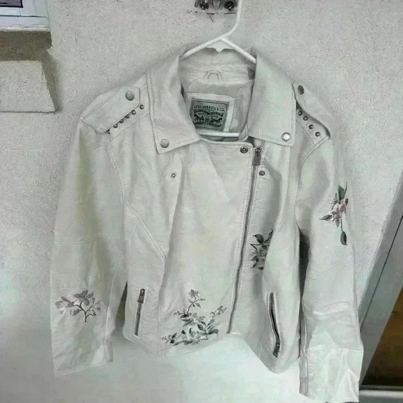 Levi's Women's White Floral Embroidered Jacket - Picture 10 of 15